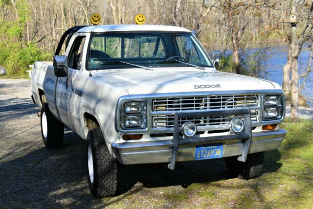 Dodge Power Wagon 1979 image number 0