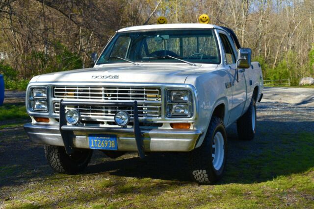 Dodge Power Wagon 1979 image number 29