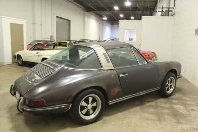 Porsche 911 1970 image number 27