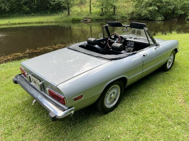 Alfa Romeo Spider 1974 image number 4