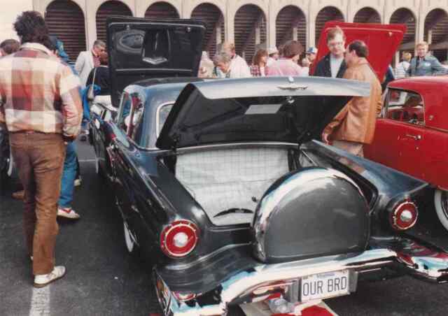 Ford Thunderbird 1957 image number 1