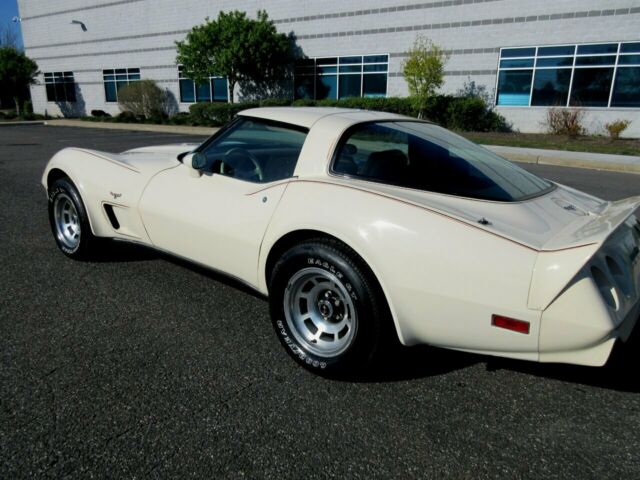 Chevrolet Corvette 1979 image number 20