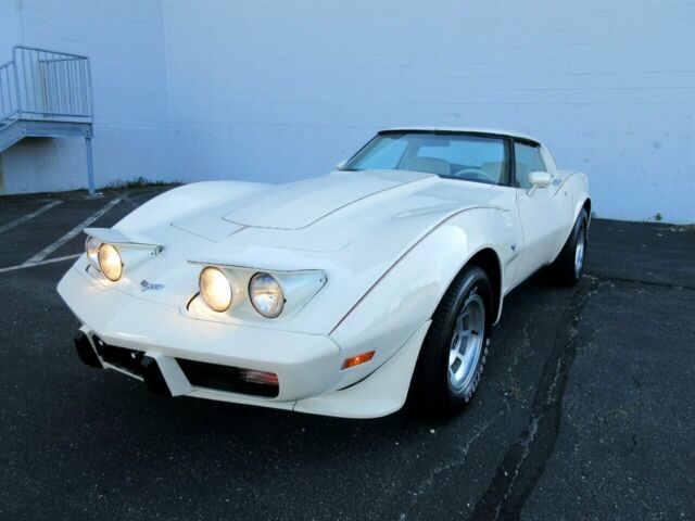 Chevrolet Corvette 1979 image number 30