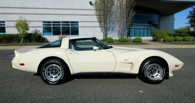 Chevrolet Corvette 1979 image number 9