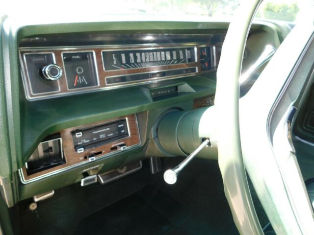 Ford LTD, COUNTRY SQUIRE 1971 image number 20