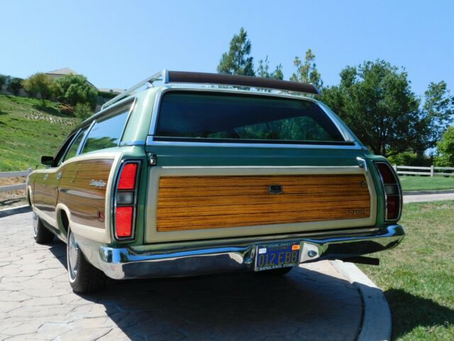 Ford LTD, COUNTRY SQUIRE 1971 image number 27