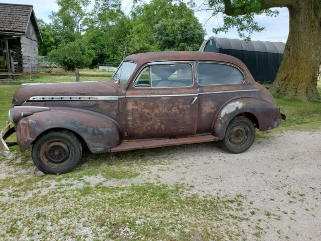 Chevrolet Special Deluxe 1940 image number 3