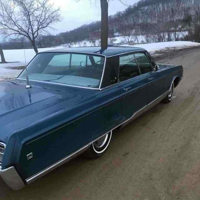 Chrysler New Yorker 1968 image number 4