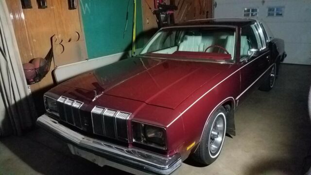 Oldsmobile Cutlass Supreme Brougham 1978 image number 0