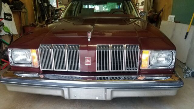 Oldsmobile Cutlass Supreme Brougham 1978 image number 10