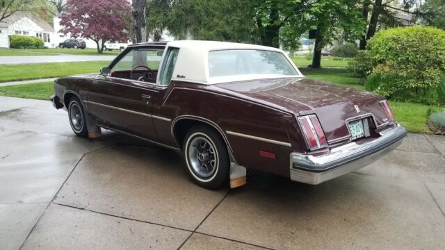 Oldsmobile Cutlass Supreme Brougham 1978 image number 3