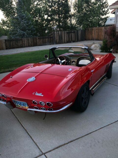 Chevrolet Corvette 1965 image number 12