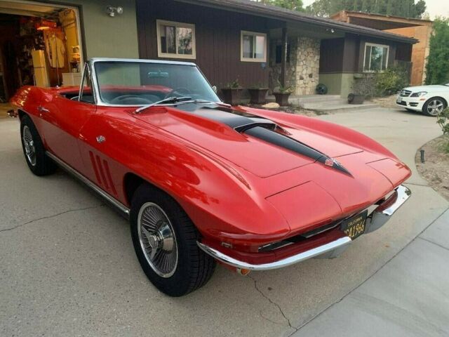 Chevrolet Corvette 1966 image number 1