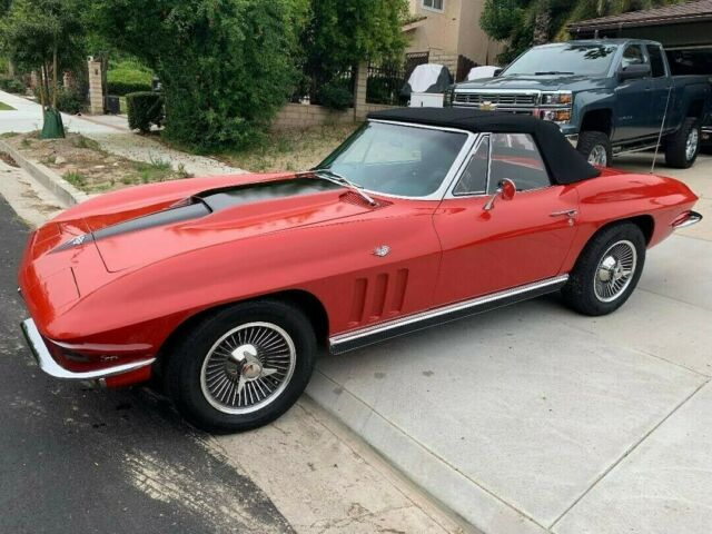 Chevrolet Corvette 1966 image number 19