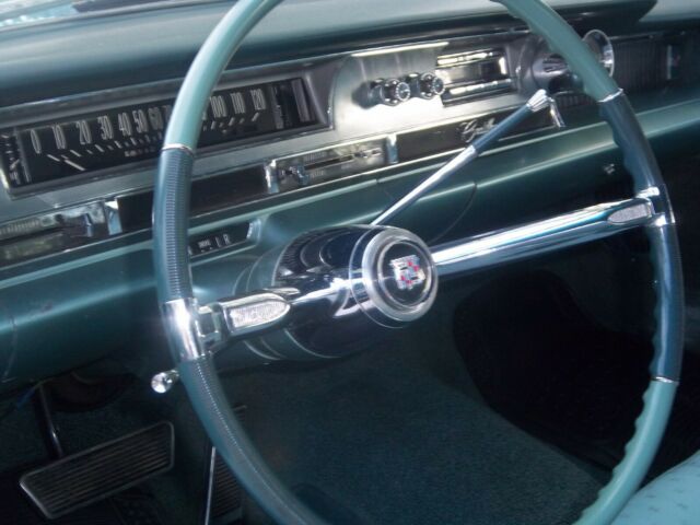 Cadillac Series 62 1962 image number 35