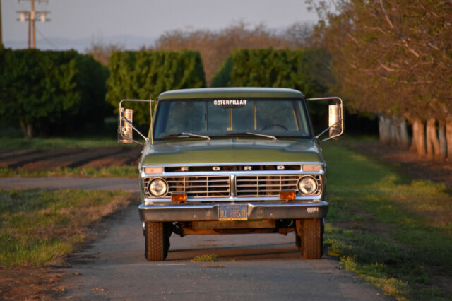 Ford F-250 1974 image number 2