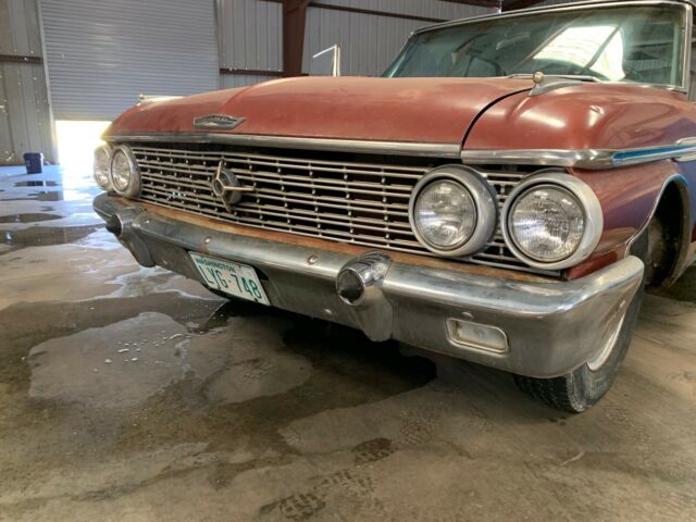 Ford Galaxie 1962 image number 16