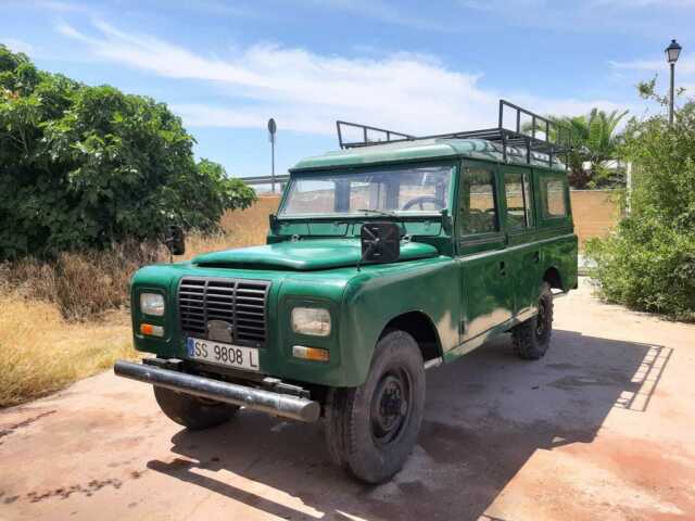 Land Rover Defender 1979 image number 1