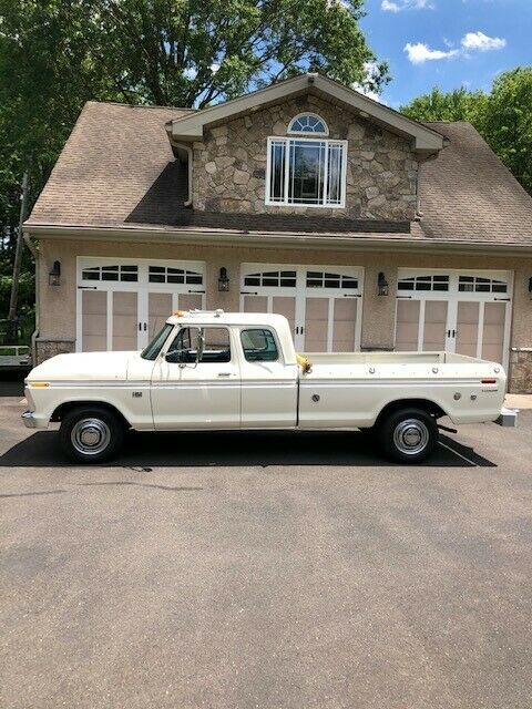 Ford F-250 1974 image number 0