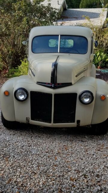 Ford Pickup 1946 image number 2