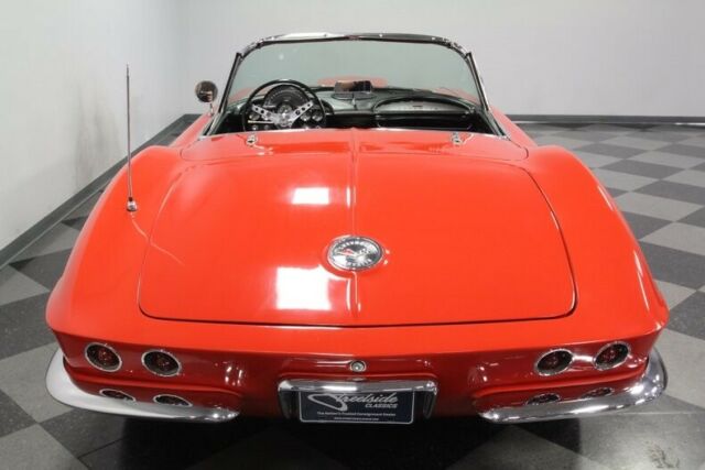 Chevrolet Corvette 1962 image number 11