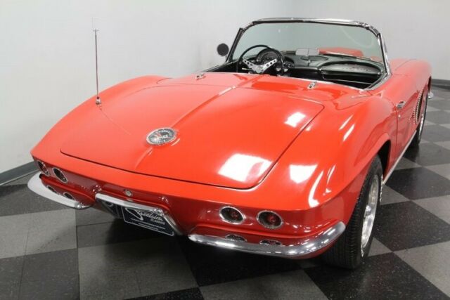 Chevrolet Corvette 1962 image number 12