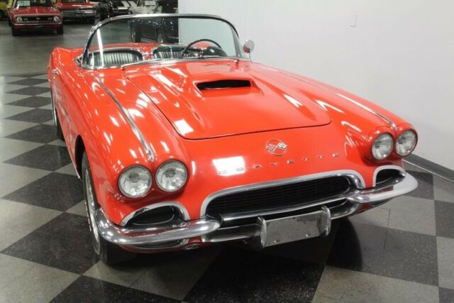 Chevrolet Corvette 1962 image number 18