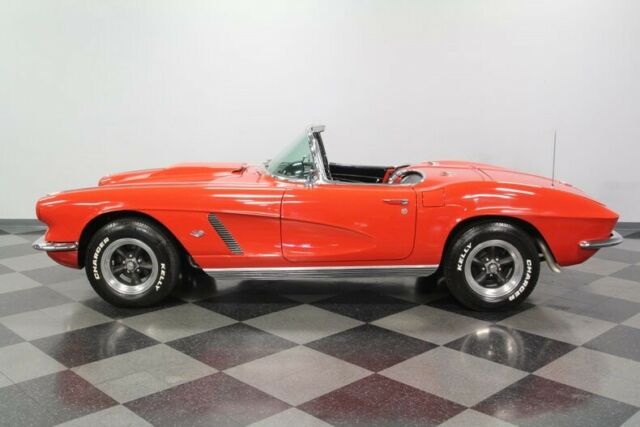 Chevrolet Corvette 1962 image number 2