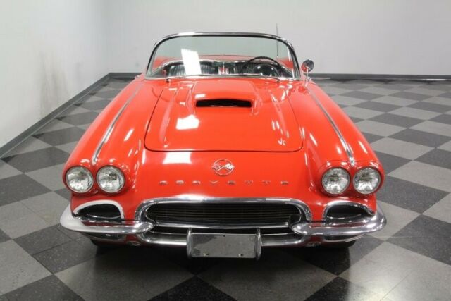 Chevrolet Corvette 1962 image number 21