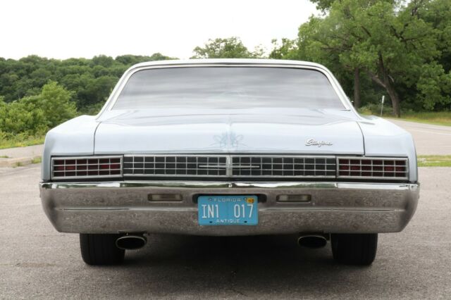 Oldsmobile Starfire 1966 image number 17