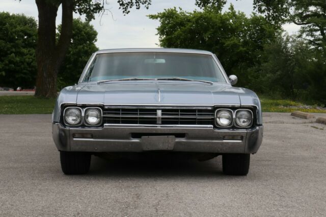 Oldsmobile Starfire 1966 image number 2