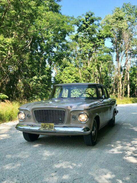 Studebaker Lark 1961 image number 1