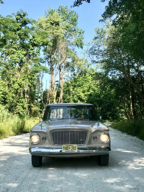 Studebaker Lark 1961 image number 2