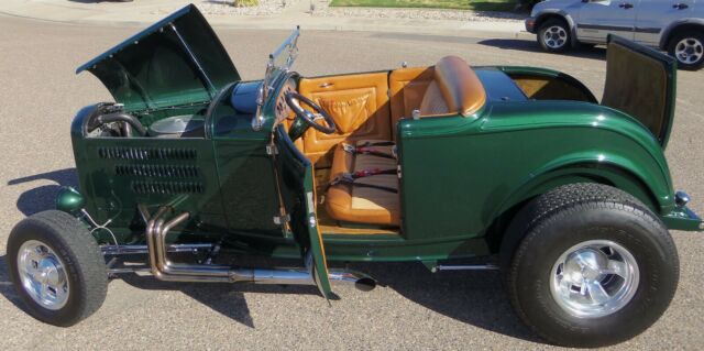 Ford Roadster 1932 image number 0