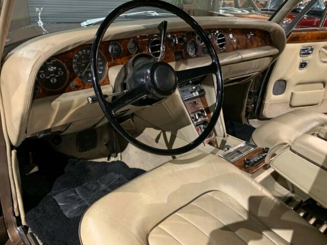 Rolls-Royce Silver Shadow 1976 image number 13