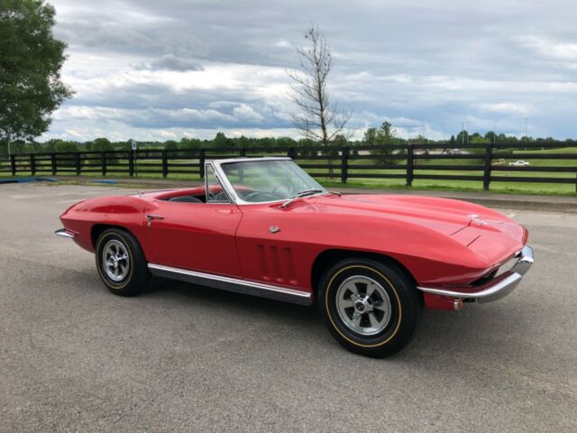 Chevrolet Corvette 1966 image number 28