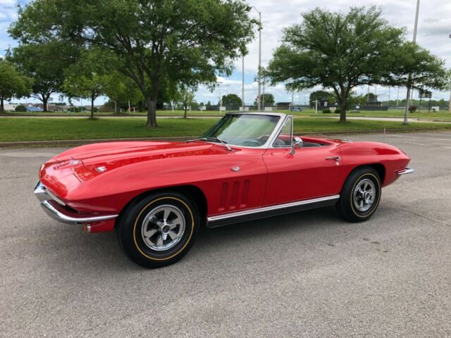 Chevrolet Corvette 1966 image number 33