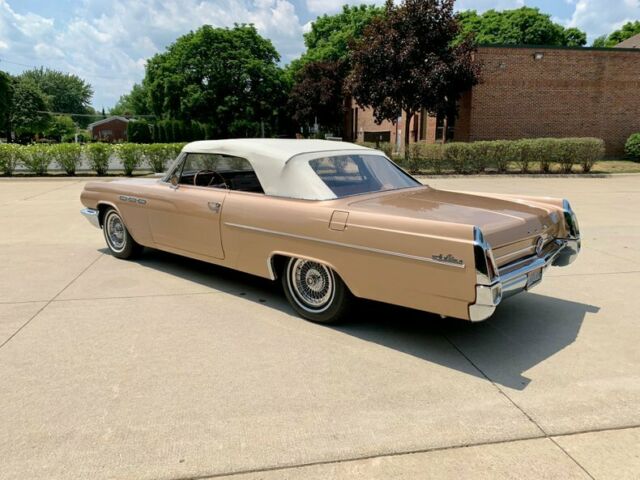 Buick LeSabre 1963 image number 8