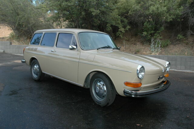 Volkswagen Squareback 1970 image number 30