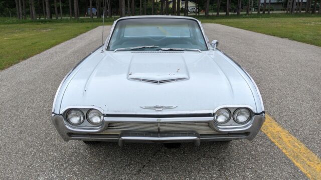 Ford Thunderbird 1961 image number 10