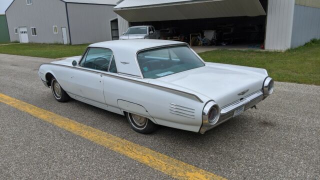 Ford Thunderbird 1961 image number 27