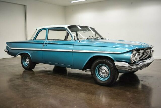 Chevrolet Bel Air/150/210 1961 image number 23