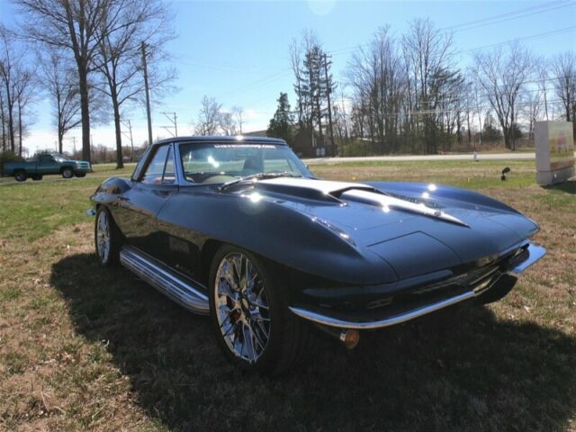 Chevrolet Corvette 1965 image number 25