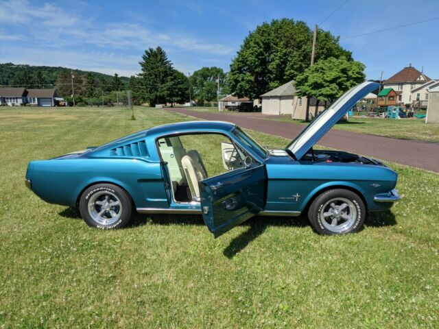 Ford Mustang 1965 image number 27