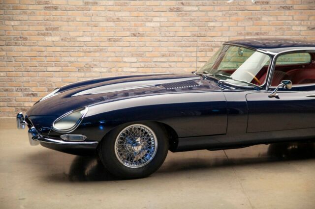 Jaguar E-Type 1966 image number 6