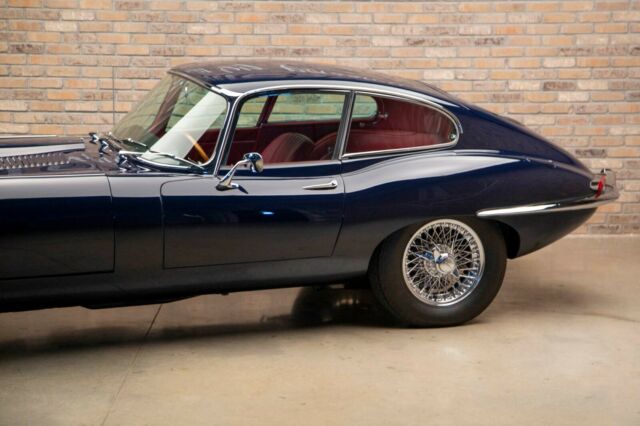 Jaguar E-Type 1966 image number 7