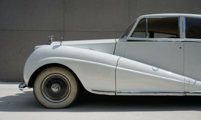 Rolls-Royce Wraith 1951 image number 14