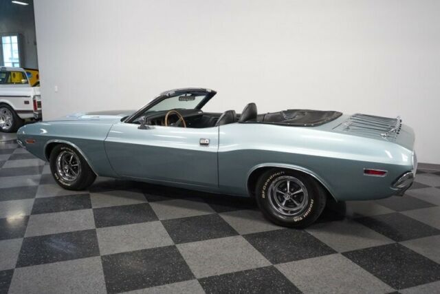 Dodge Challenger 1971 image number 32