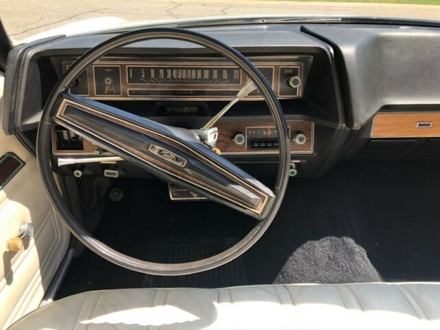 Ford LTD 1972 image number 19