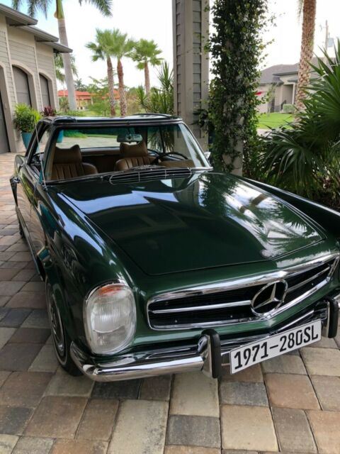 Mercedes-Benz SL-Class 1971 image number 2